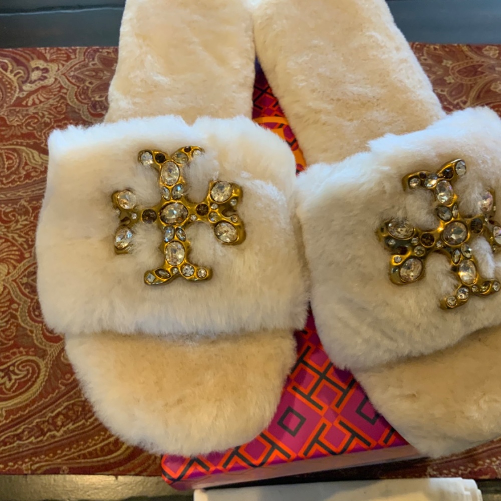 Tory Burch Jeweled Shearling Slide - Buttermilk ,size7.5,BNIB,MSRP$298 Must have - Picture 2 of 5